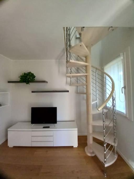 Appartamento Il Giardinetto เรจโจเอมิเลีย ภายนอก รูปภาพ